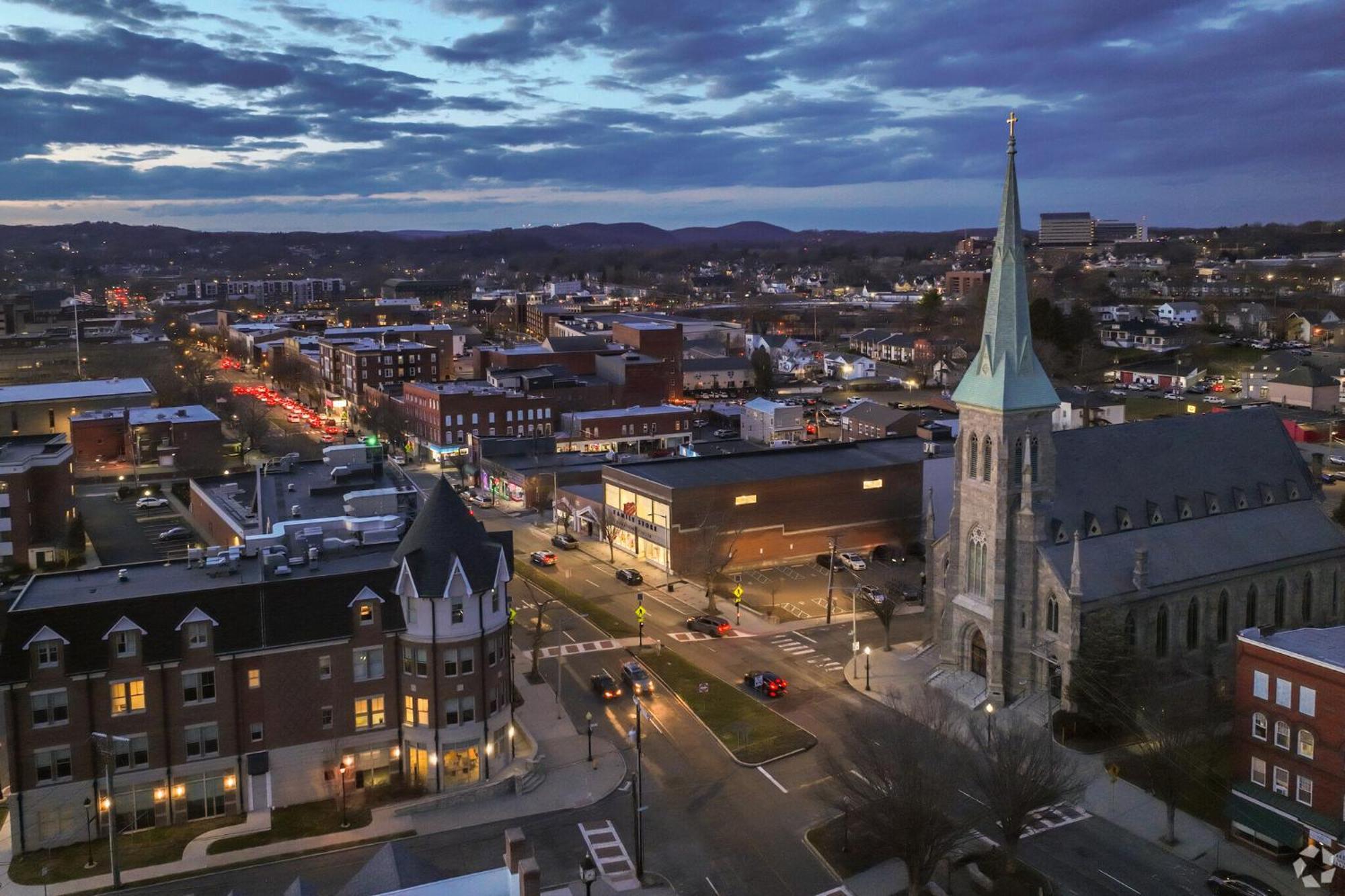 Welcome To Hat City Danbury, A Suburban Retreat ภายนอก รูปภาพ