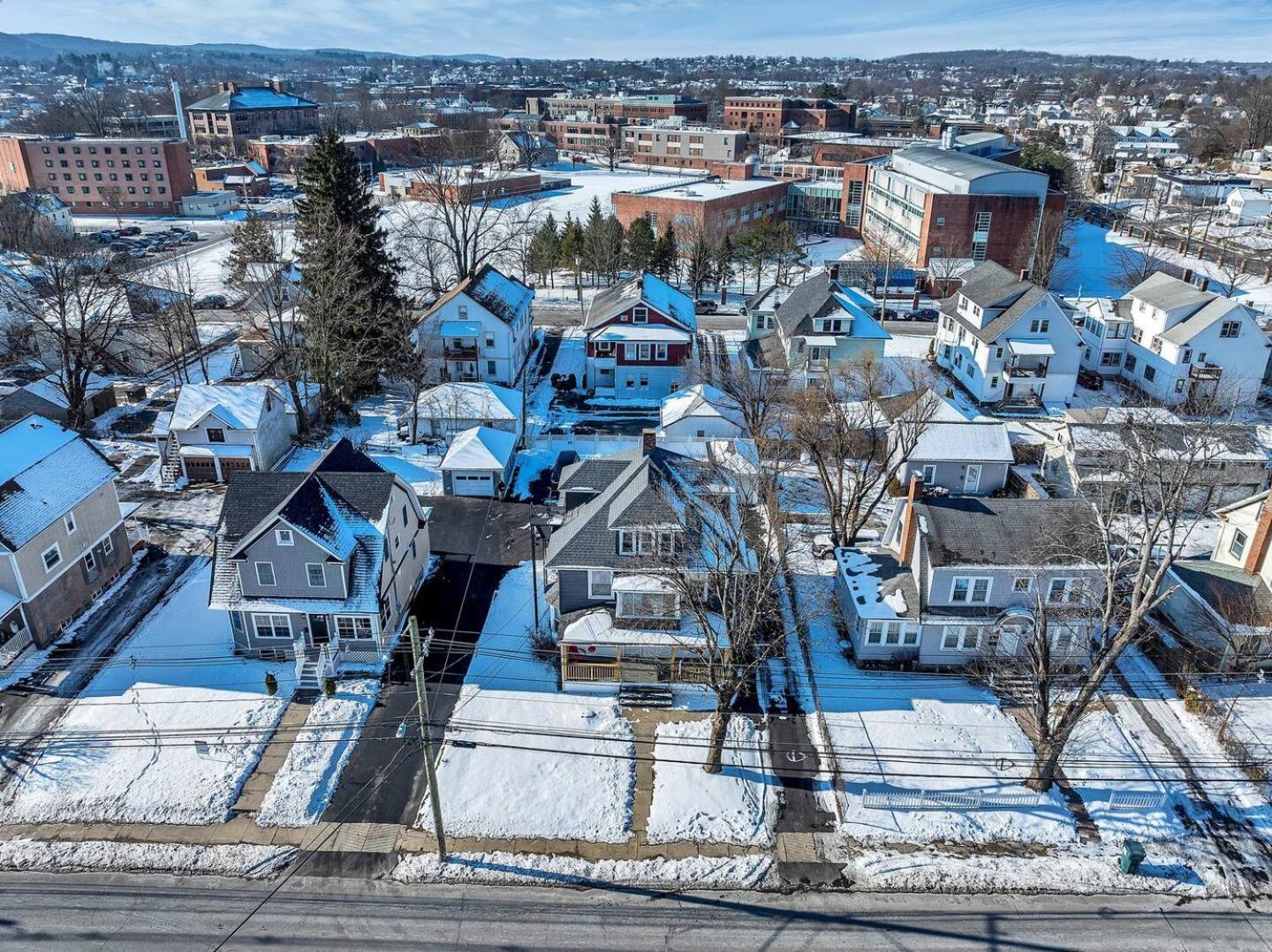 Welcome To Hat City Danbury, A Suburban Retreat ภายนอก รูปภาพ