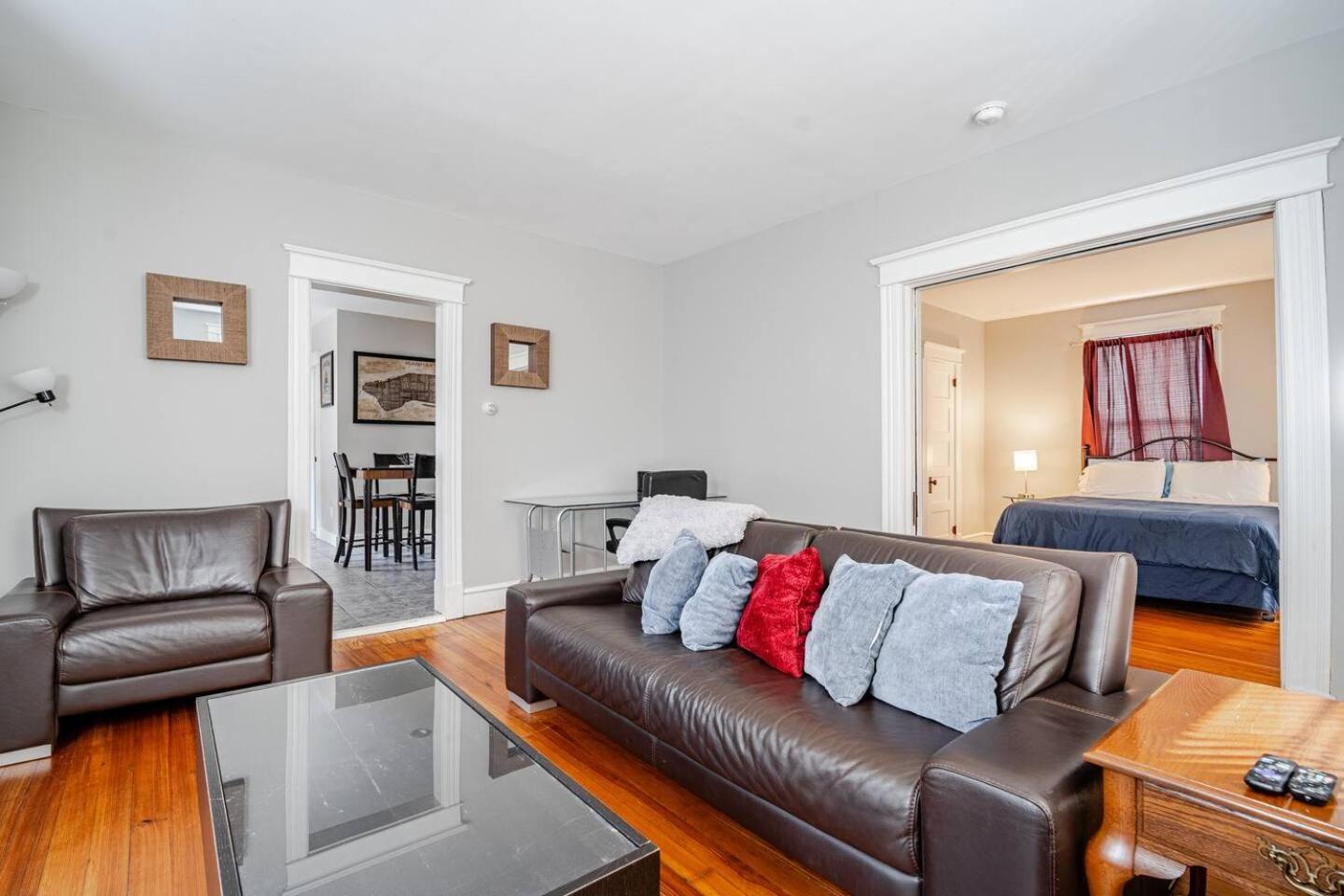 Welcome To Hat City Danbury, A Suburban Retreat ภายนอก รูปภาพ